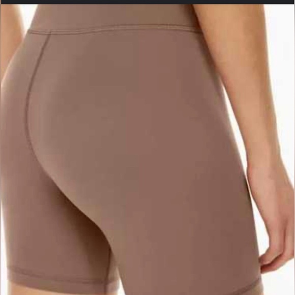 Aritzia TNA Hold It Atmosphere High Rise Bike Shorts - Tan - Picture 1 of 5